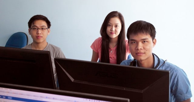 Chị Vân cùng các Developer của SSTech